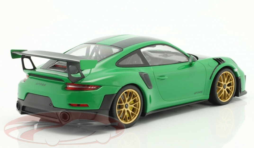 1/18 Porsche 911 991-2 GT2 RS Weissach Pkg Viper Green by