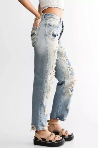 We The Free Desert Rose Embroidery Patchwork Distress Jeans Size 26 - Picture 3 of 14