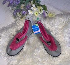 West loop girls water shoes size 2/3 Pink Gray