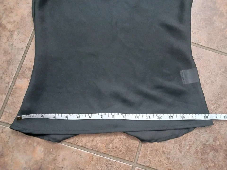 Camiseta sin mangas negra fluida malla transparente atención correa de espagueti Y2K sexy capa pequeña Foto 4 de 4