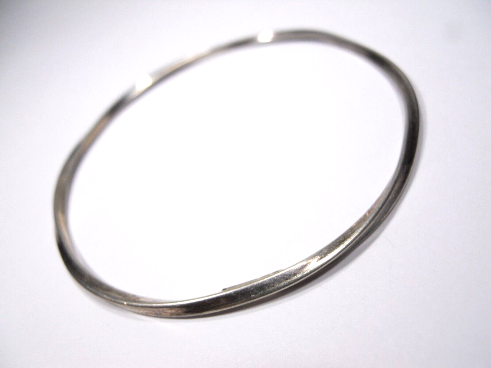 STACKABLE MODERN ROUND TWISTED DESIGN BANGLE 2.5m… - image 5