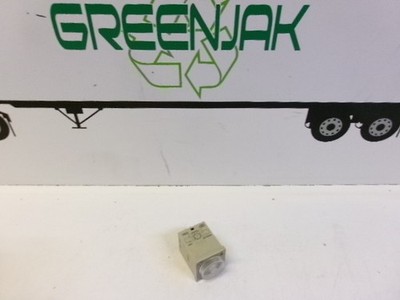 OMRON H3CR-A8 TIMER RELAY NEW MISSING BOX FREE SHIPPING!!!!!!!!!!!!!!