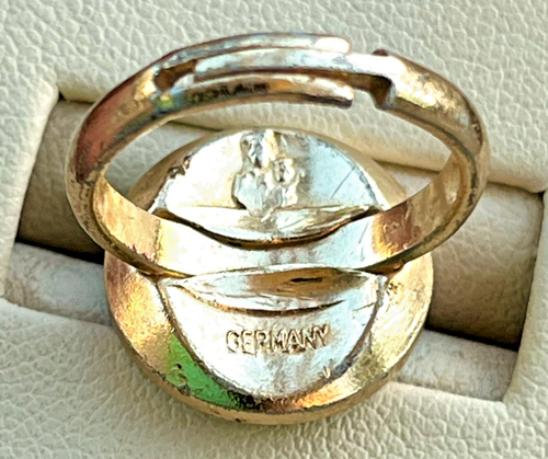 Vintage Sacred Heart Jesus Catholic Devotional Ring Gold Tone Germany 50's era - Picture 6 of 7