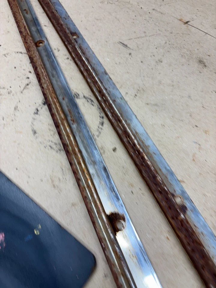 1967 1972 1971 C10 C20 C30 BLAZER K10 Chevrolet Gmc INTERIOR DOOR PANEL TRIM MOL - Image 4 of 4