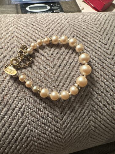 Vintage Miriam Haskell Bracelet White Pearls & Go… - image 1