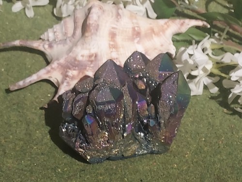 Electroplated Rainbow Quartz Carved Gemstone Natural Cluster Bed 459g (B2) - Picture 2 of 4