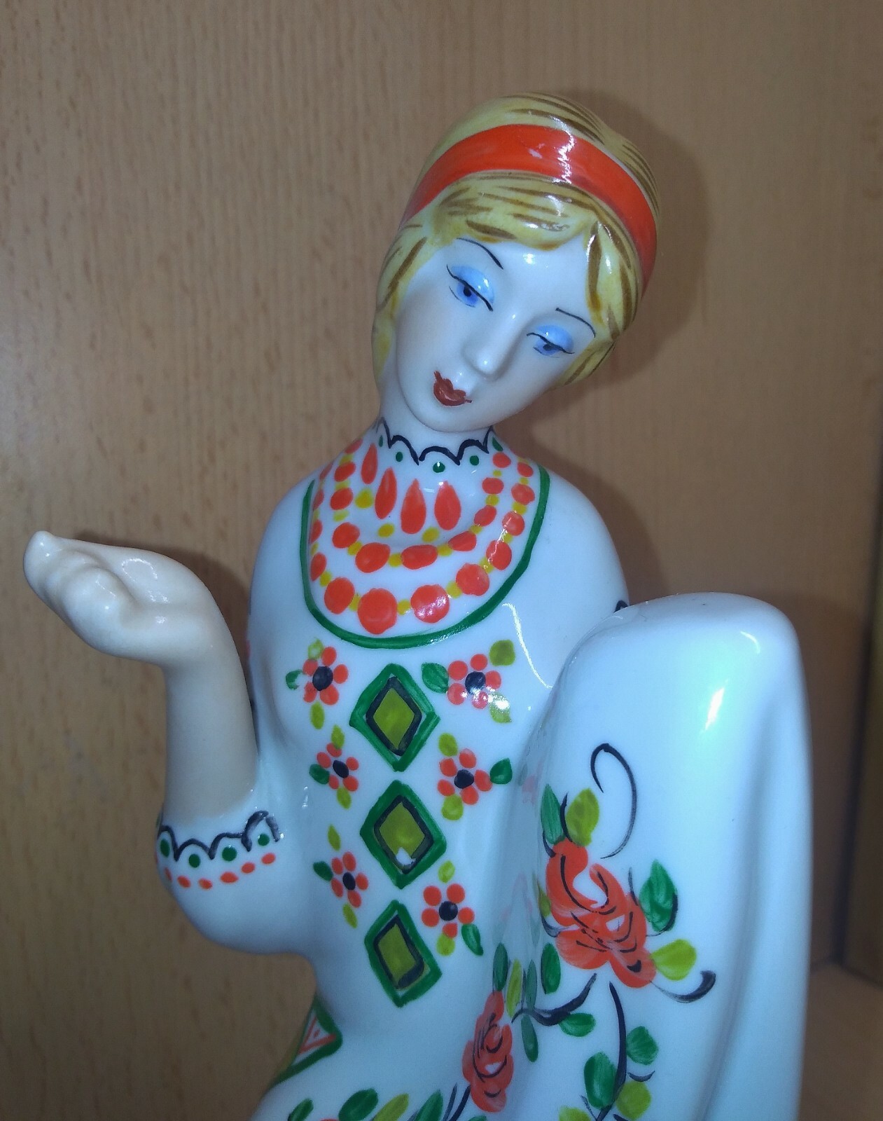 Статуэтка вышивальщица киев