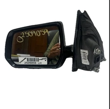 Chevy Traverse door mirror 18 left side t/signal b/spot 84498310 WA636R/17/GAN