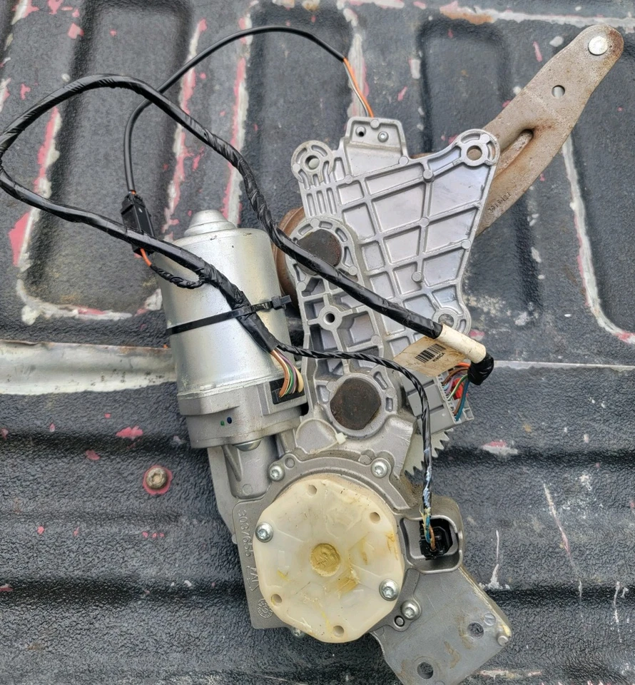 2009 to 2016 GMC Acadia Rear Trunk Liftgate Power Motor Actuator OEM R8597 DG - Image 2 of 3