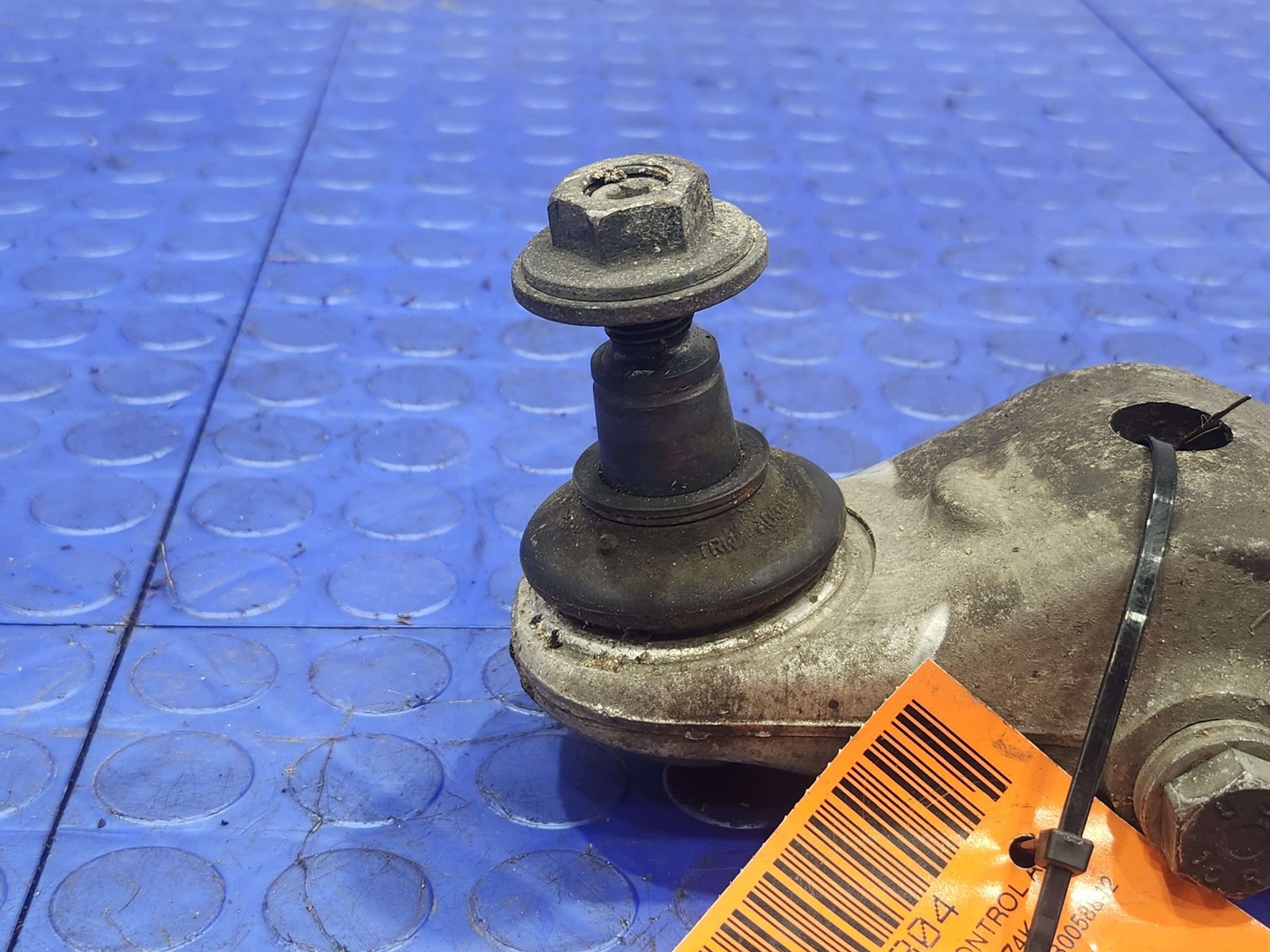 08-12 Maserati Quattroporte M139 Front Lower Control Arm Right Passenger Side