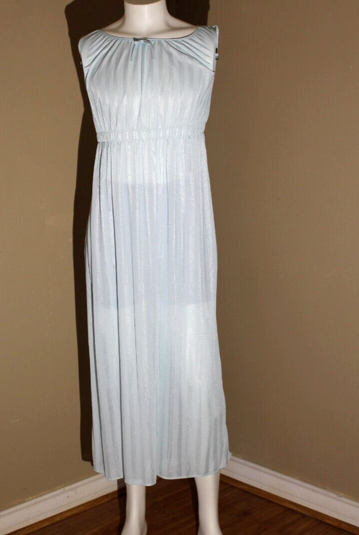 Large Powder Blue Nightgown and Robe Set, Empire Wais… Gem