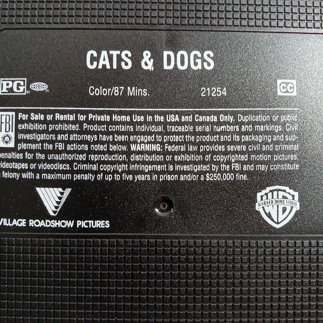 キャッツ&ドッグス　VHS　字幕版 キャッツ&ドッグス VHS 字幕版 Cats Dogs (VHS, 2001, Clamshell