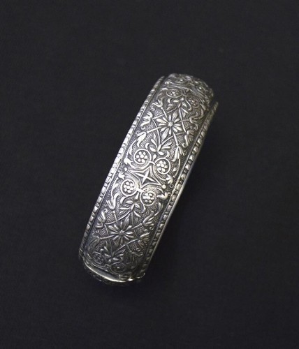 Antique Victorian 800 Silver Repousse Bangle Bracelet - Picture 6 of 8