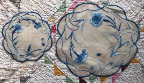 VINTAGE SILK EMBROIDERED DOILY  - Picture 1 of 5