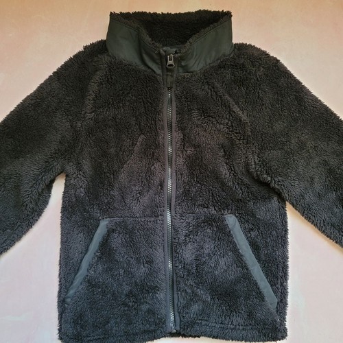 girls sizze 6 black Plush fuzzy jacket 