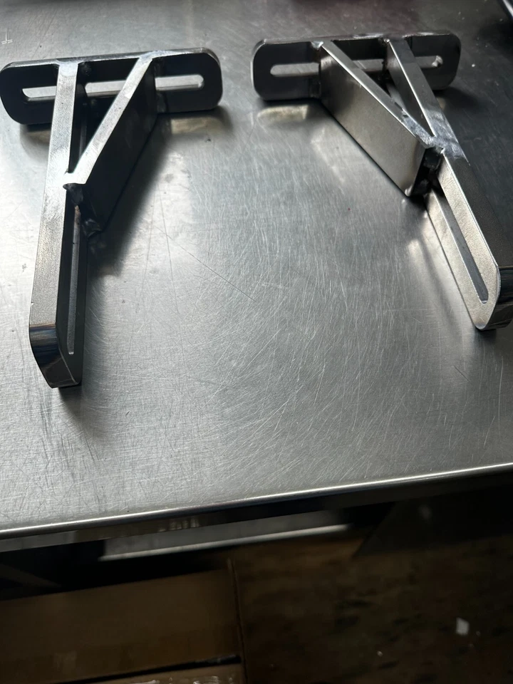 Soporte de bisagra de capó personalizado 60-66 Chevy/GMC C10/20/30 Foto 3 de 4