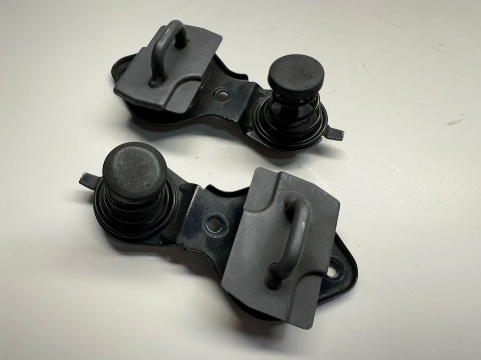 03-09 PAR DE BLOQUEO SUPERIOR CAPÓ DELANTERO MERCEDES-BENZ E320 A2118800360 OEM Foto 2 de 4