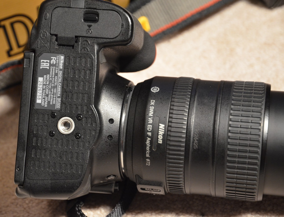 Nikon D5300 SLR Digital Camera with, 18-200mm Lens ONLY 6000