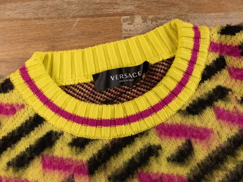 VERSACE La Greca yellow pink & black Greek key logo wool sweater 4 US / 40 IT - Picture 6 of 12