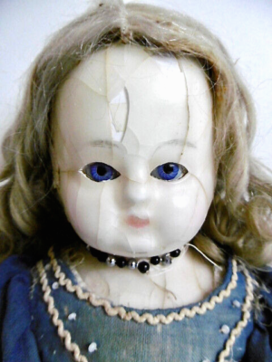 Poupée Ancienne Buste Porcelaine – Costume Traditionnel – 19 Cm – Collection