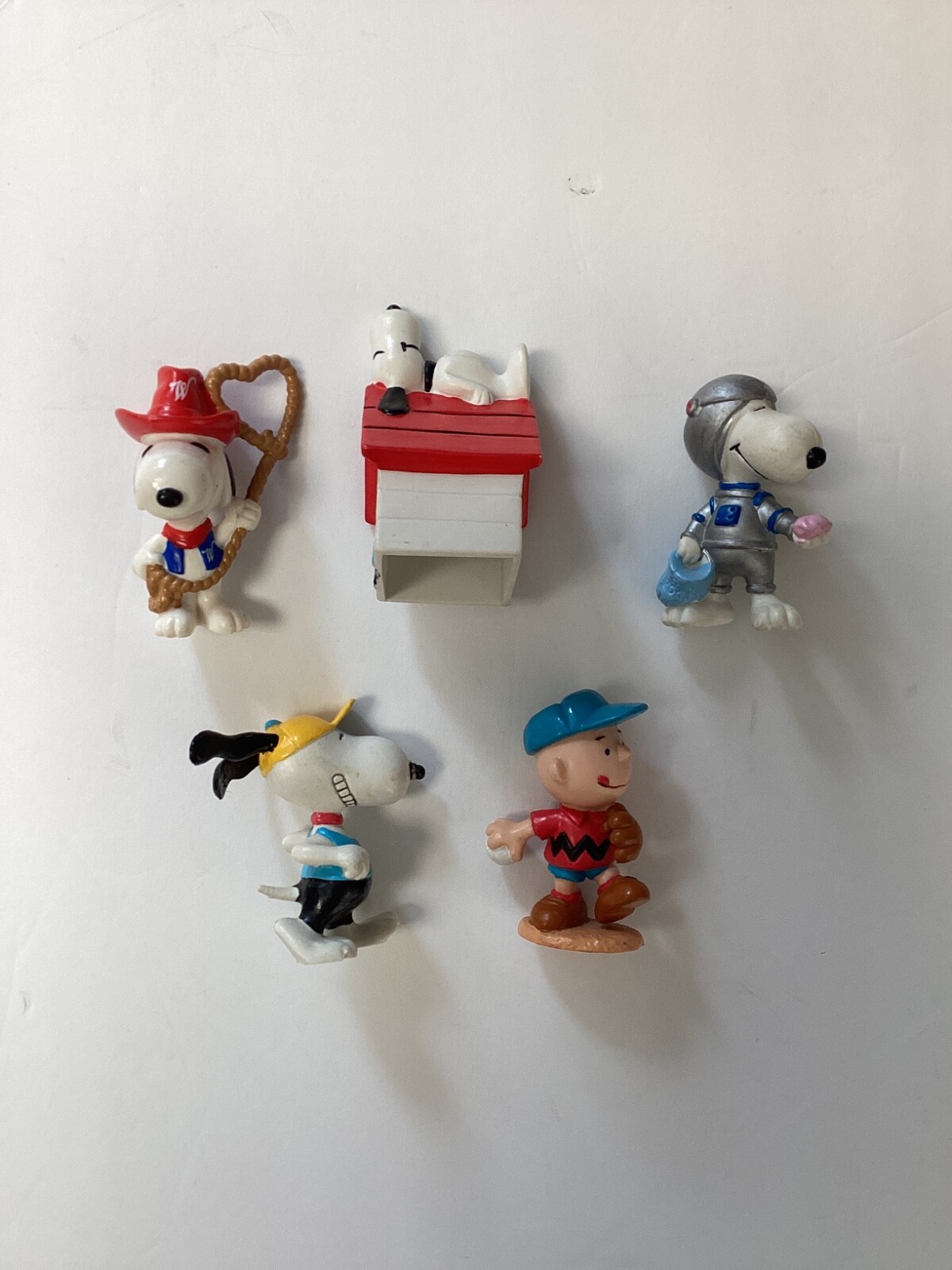Vintage Snoopy and Charlie Brown PVC Toy Figure Set - 5 Piece Lot