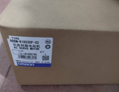 1PC Omron R88M-K1K030F-S2 R88MK1K030FS2 Servo Motor New Expedited Shipping