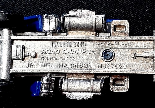 Vintage!! Road Champs 1982 Mack Super Liner Blue Die Cast - Missing Back Wheels - Picture 7 of 7