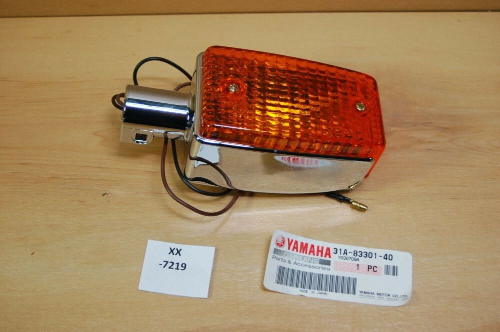 0l. Yamaha 31A-83301-40 Front Flasher Light Assy Genuine NEU NOS