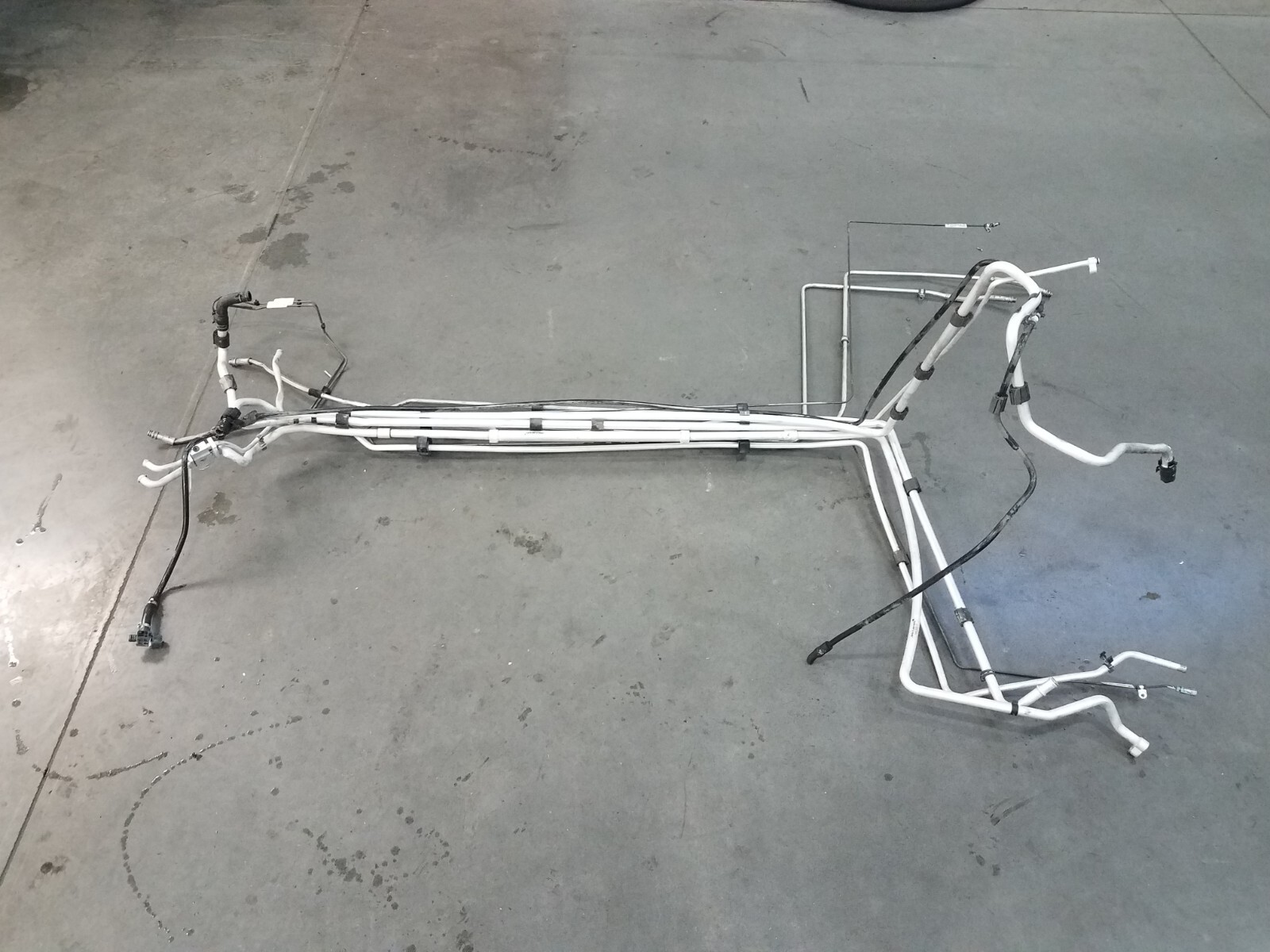2021 McLaren 765LT Center Tunnel Lines / Pipes #5537 C7
