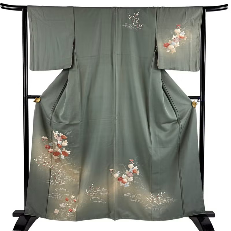 Japanese Silk Kimono M 161.5cm Grayish green Autumn grass Wave Lined Gold thread