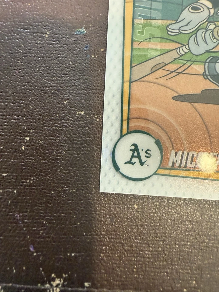 2025 Topps Chrome Disney Mickey Mouse MLB Oakland Athletics A's переливающаяся карточка MLBH7 - Изображение 3 из 4