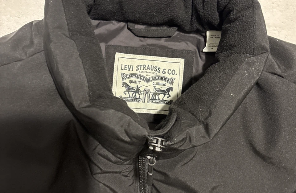 Levi's Winter Puffer Jacket Adult Size Large Black Embroidery Logo - Image 3 of 4