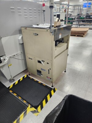 Dynapace Shuttle Conveyor, good condition, includes spare parts, Model 72SM303.
