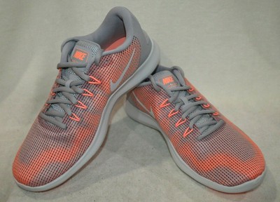 nike peach running shoes