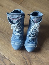 Attraktive Sommerstiefeletten Mesh High Heels...