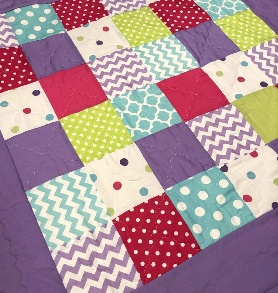 Edredón para bebé hecho a mano para niña púrpura rosa infantil retazos cuna 40" x 40" NUEVO Foto 3 de 4