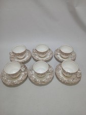 Royal Stafford Bone China vintage. 6 tazze e piattini dorati. 1 tazza crepata. Usato.