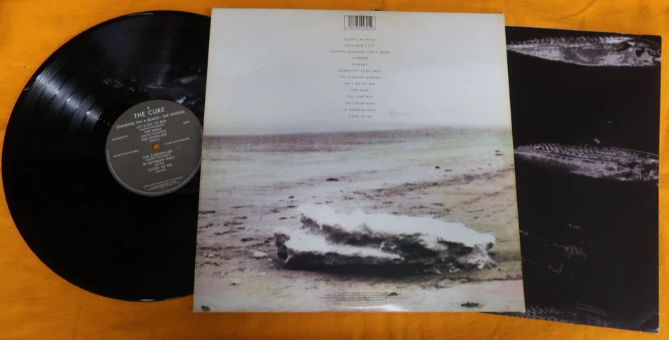 THE CURE Standing on a beach (The singles) FICTION LP, Reissue 0042282923912 - Image 2 of 4