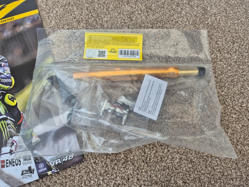 1/4 DEAGOSTINI Costruire Il Yamaha YZR-M1 Valentino Rossi Moto Parte Numero #7 - Immagine 3 di 3