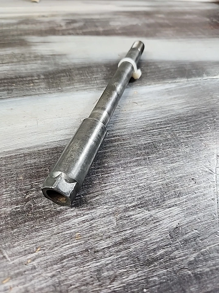 Eje de rueda delantera Yamaha YZ125 1992-1995 4JW-25181-00-00 Foto 3 de 3