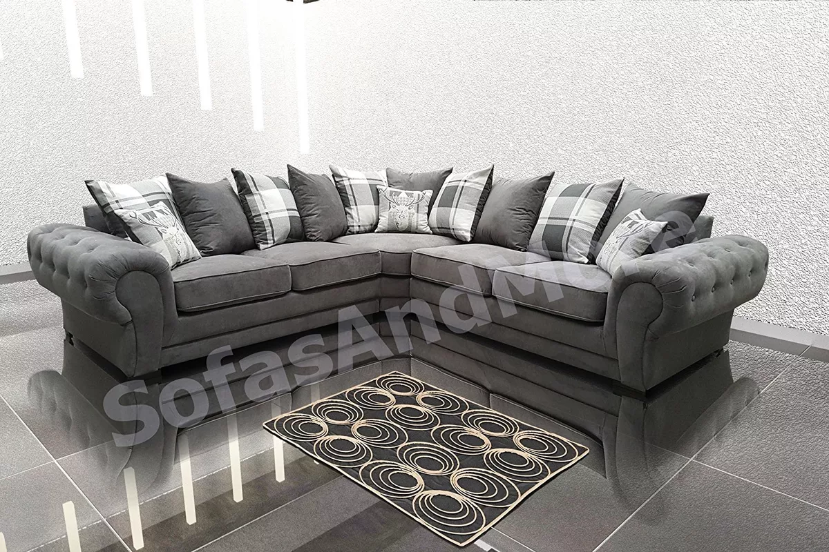 Grey sofa 2025 scatter cushions