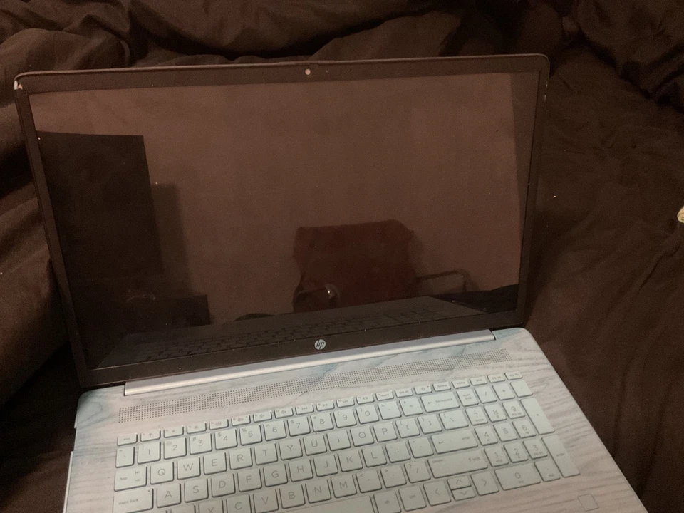 HP 17-CN0023DX 17.3'' (256GB SSD Intel Core i5-1135G7 3.2GHz 8GB RAM) Laptop... - Image 3 of 3