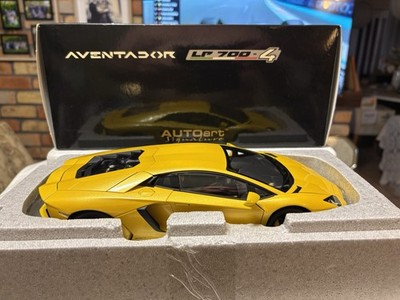 1:18 Autoart Lamborghini Aventador LP 700-4 Metallic Yellow#74664,Stunning!AsNew