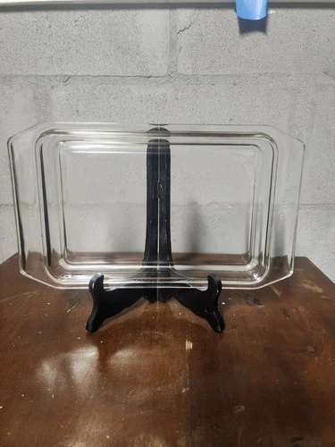 vintage Pyrex glass space saver lid, specifically model number 550C,