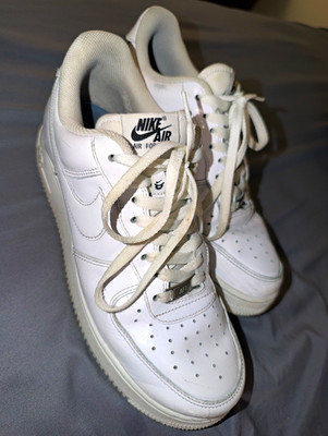 Nike Air Force 1 Men's White Low Top Lace Up Sneakers US 9.5