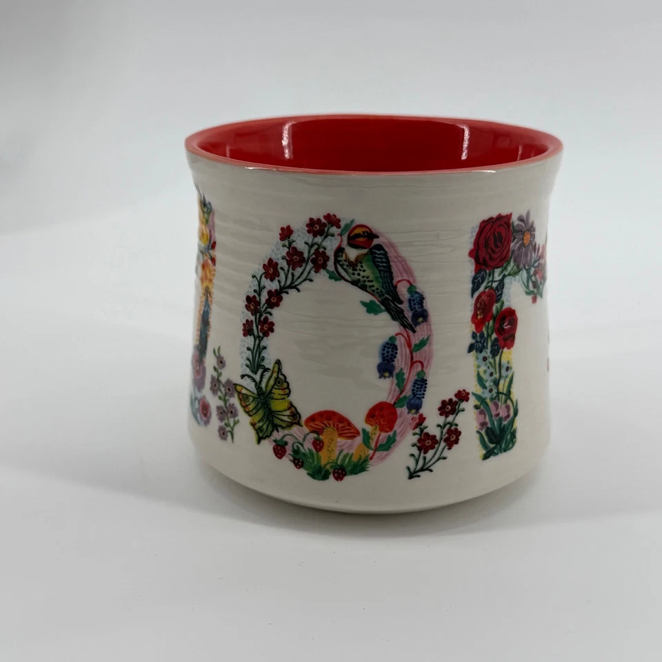 Кружка Valerie Pete Anthropologie с цветочной монограммой MOM красная внутренняя отделка - Изображение 2 из 4