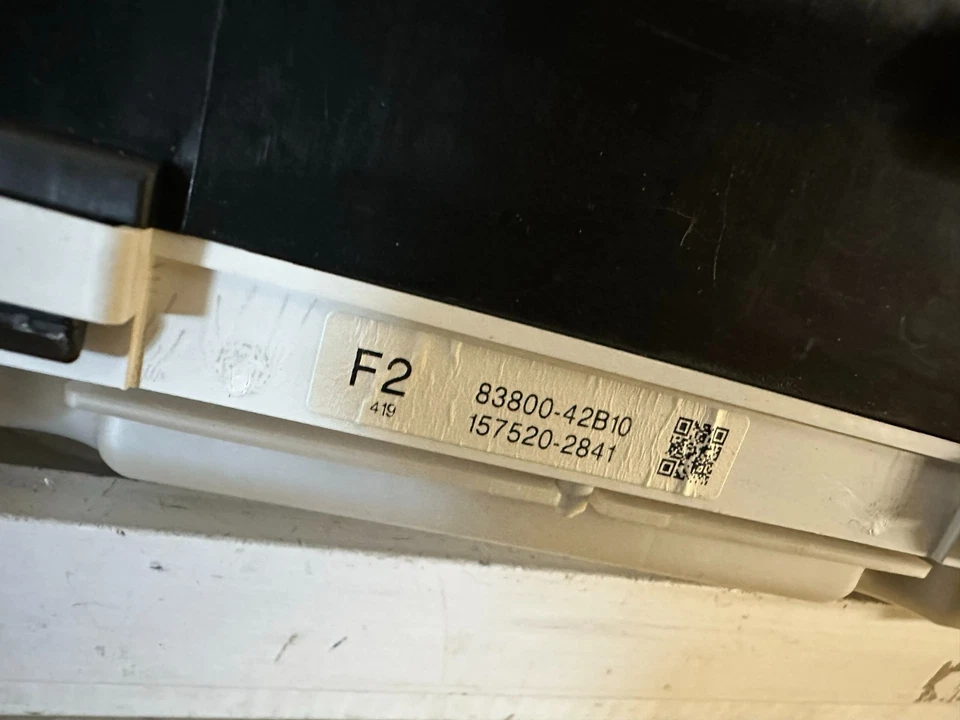 Speedometer Instrument Cluster Dash Panel 2004 & 05 Toyota Rav4 140,522 Miles - Image 3 of 3