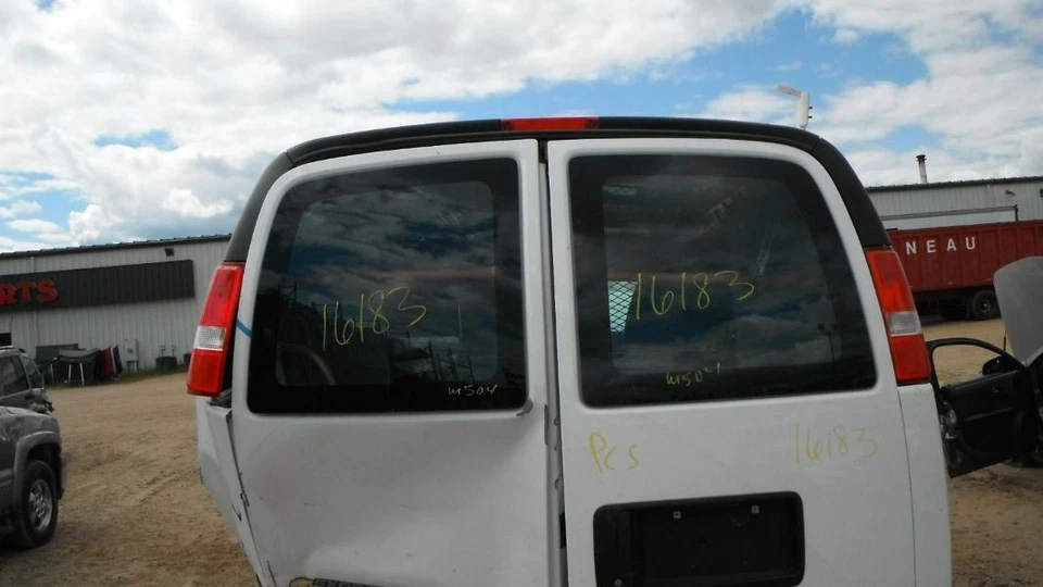 Coolant Reservoir Fits 03-24 EXPRESS 2500 VAN 1233483 - Image 3 of 4