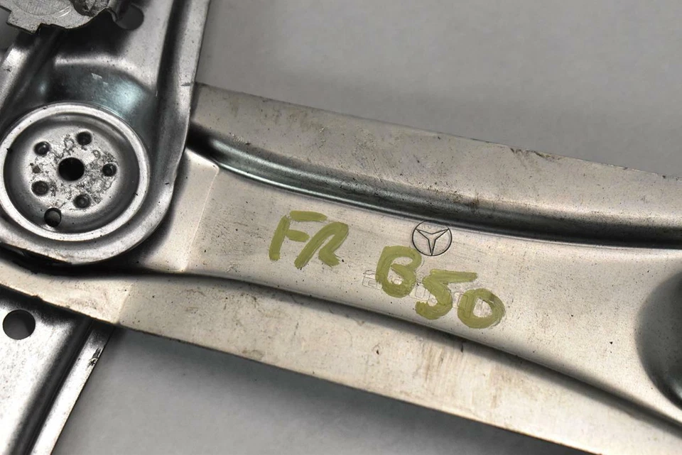 97-03 Mercedes W208 CLK320 CLK430 Front Right Window Regulator  OEM  - Image 4 of 4