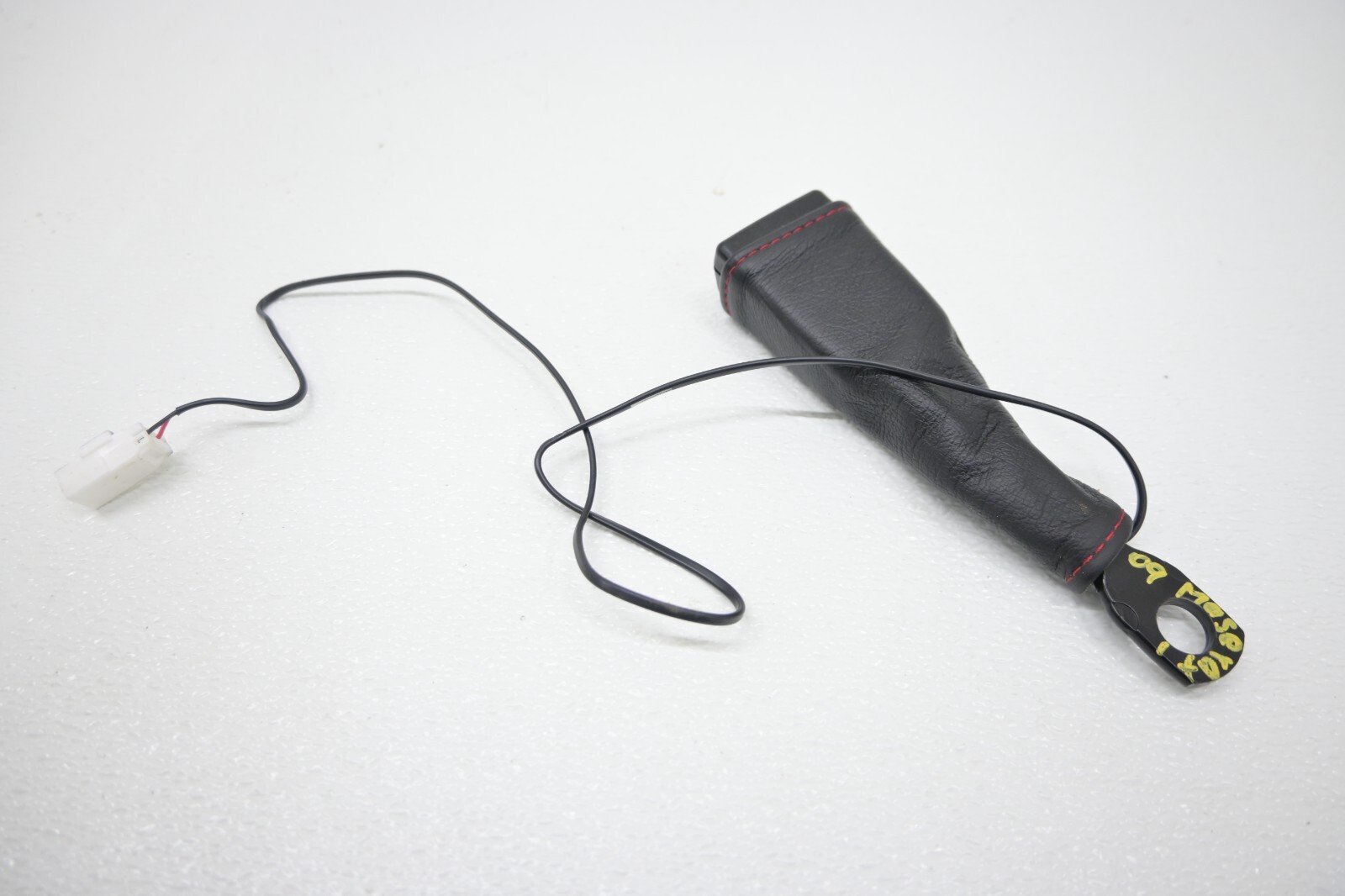 Maserati GranTurismo 2008-2019 FRONT+RIGHT Seat belt buckle